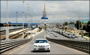 Чому в Туркменістані заборонено автомобілі чорного кольору